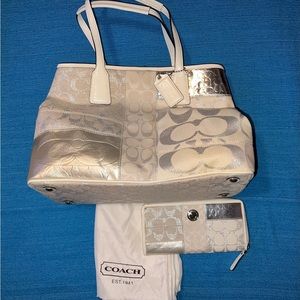 COACH - Vintage Coach bag with large wallet